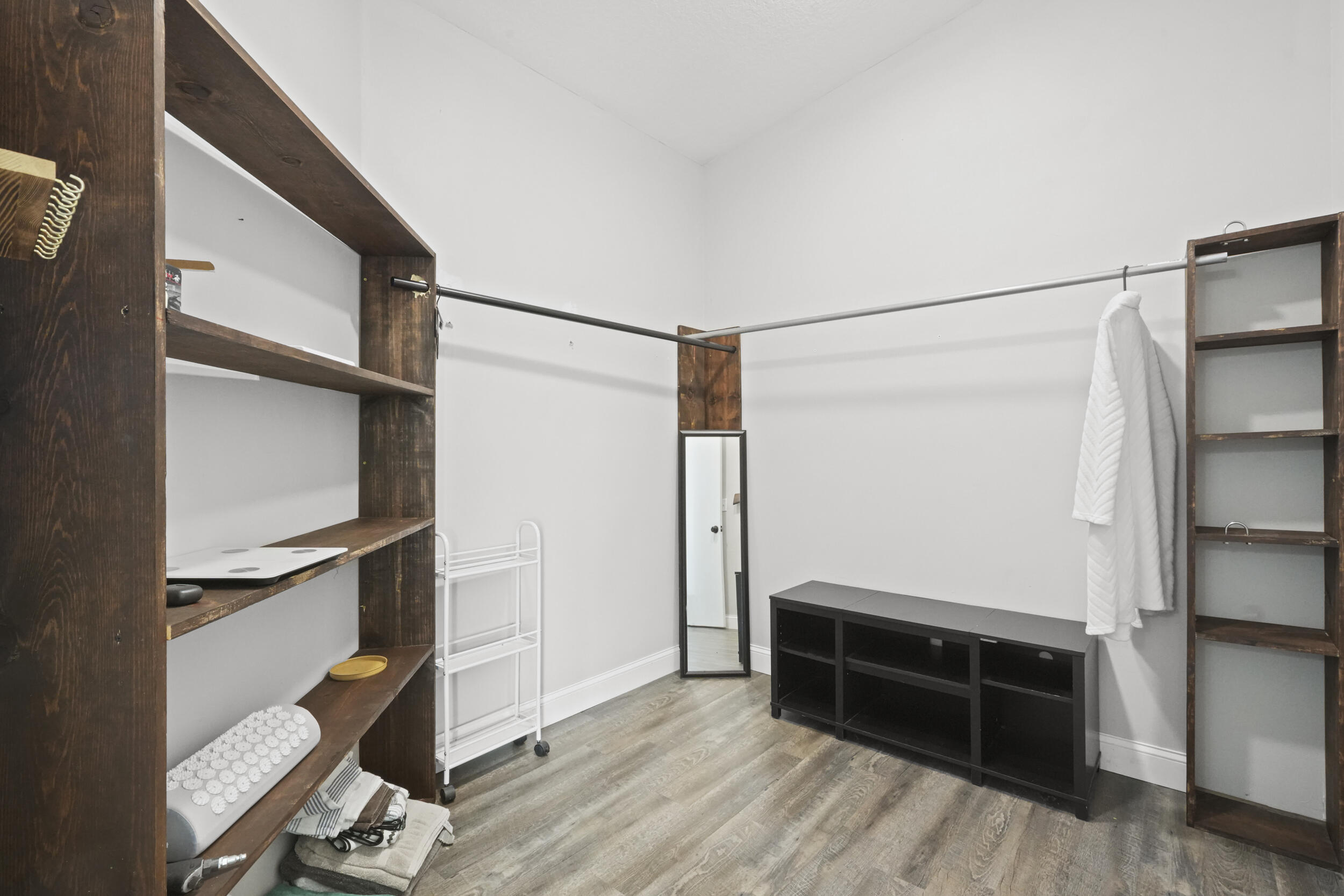 SHERMAN WOOD RANCHES - Residential