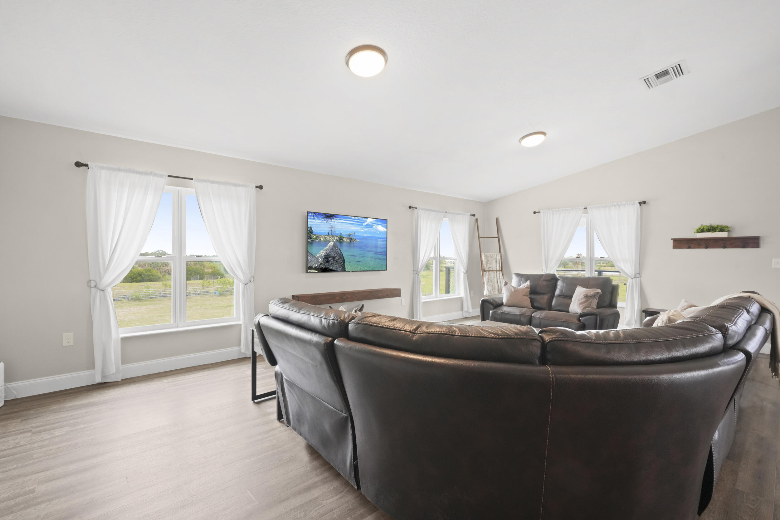 SHERMAN WOOD RANCHES - Residential