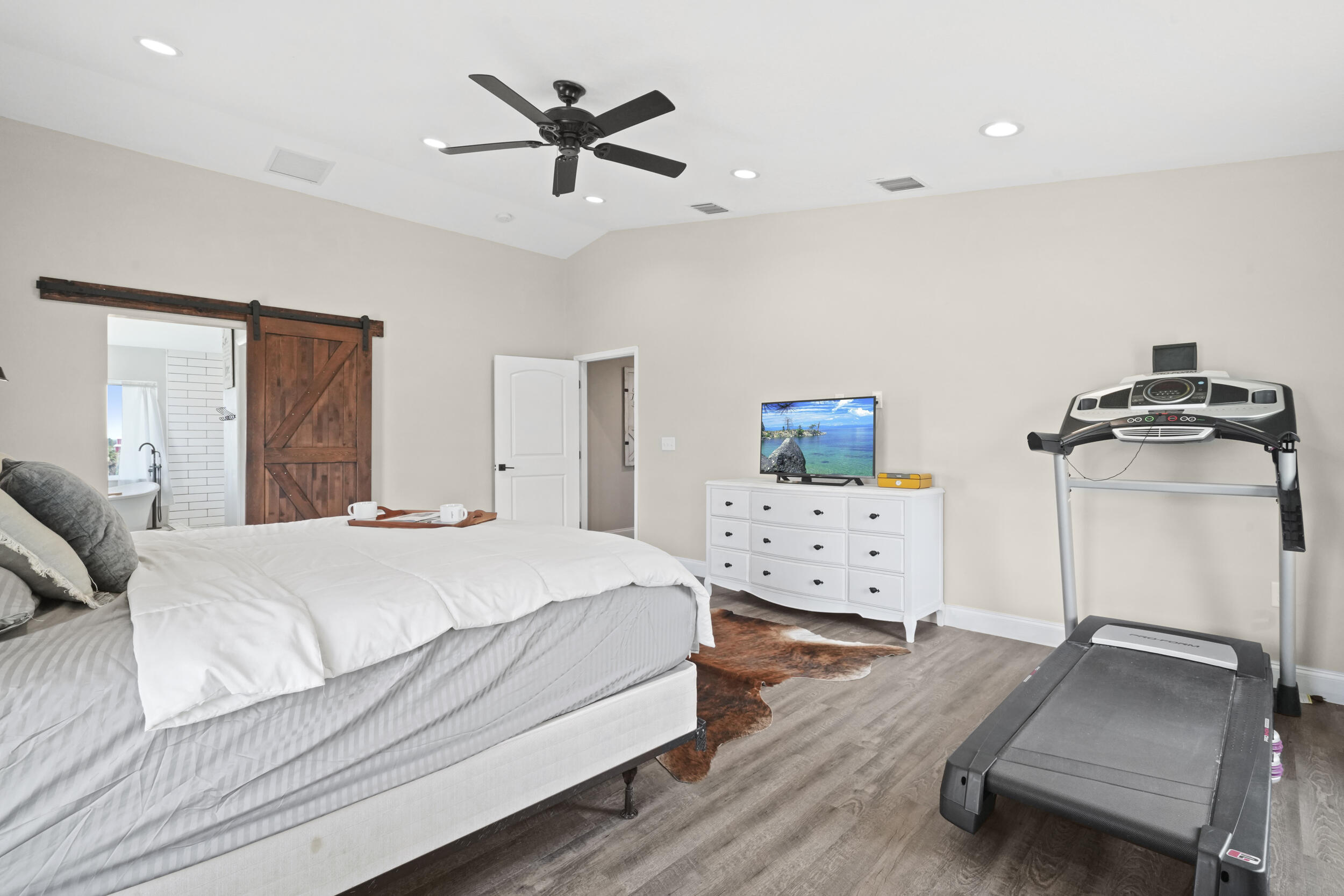 SHERMAN WOOD RANCHES - Residential