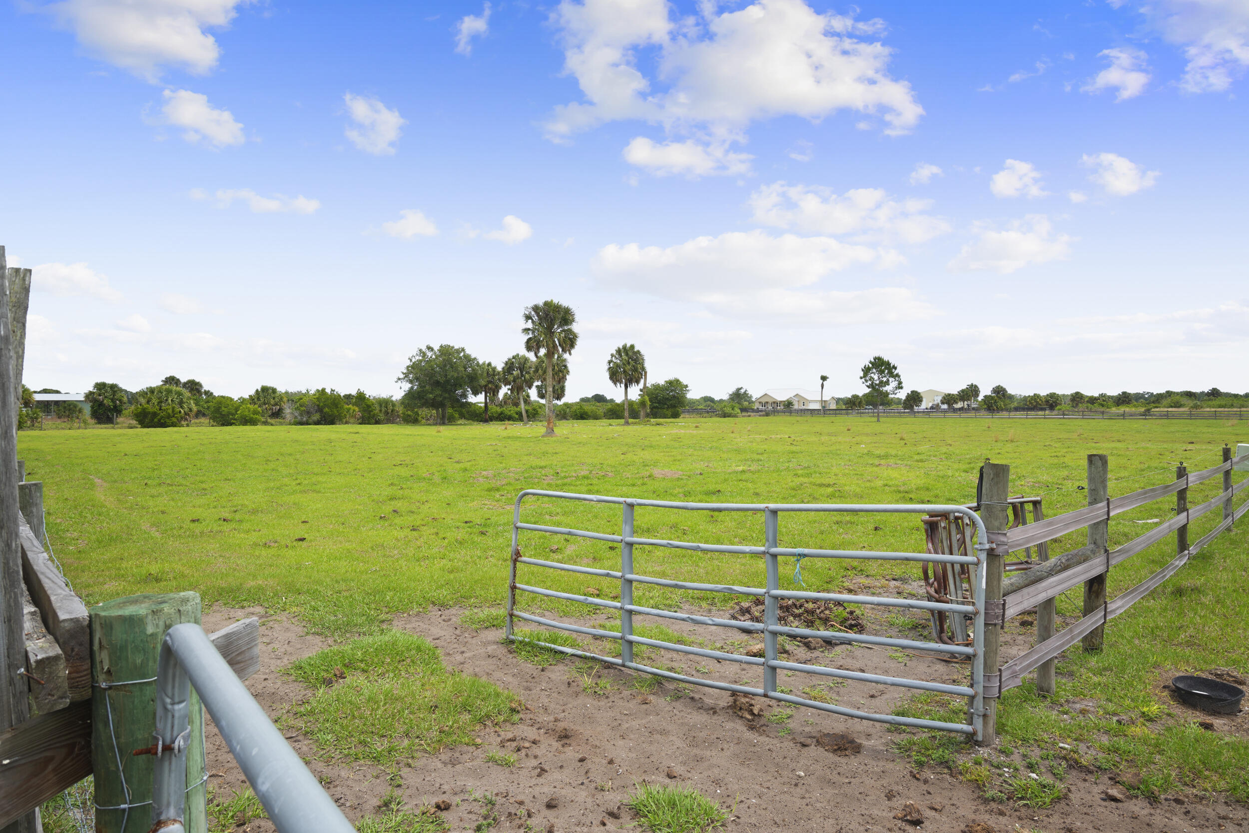 SHERMAN WOOD RANCHES - Residential