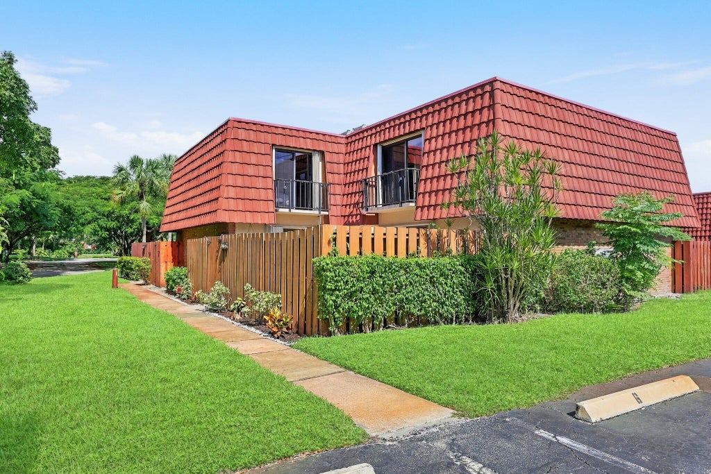 Photo of 3105 Spanish Wells Drive #8-B, Delray Beach, FL 33445 (MLS # B26087513)