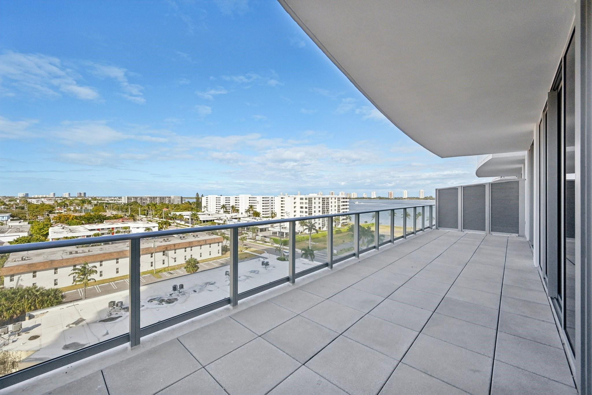 220 Lake Shore Drive 709