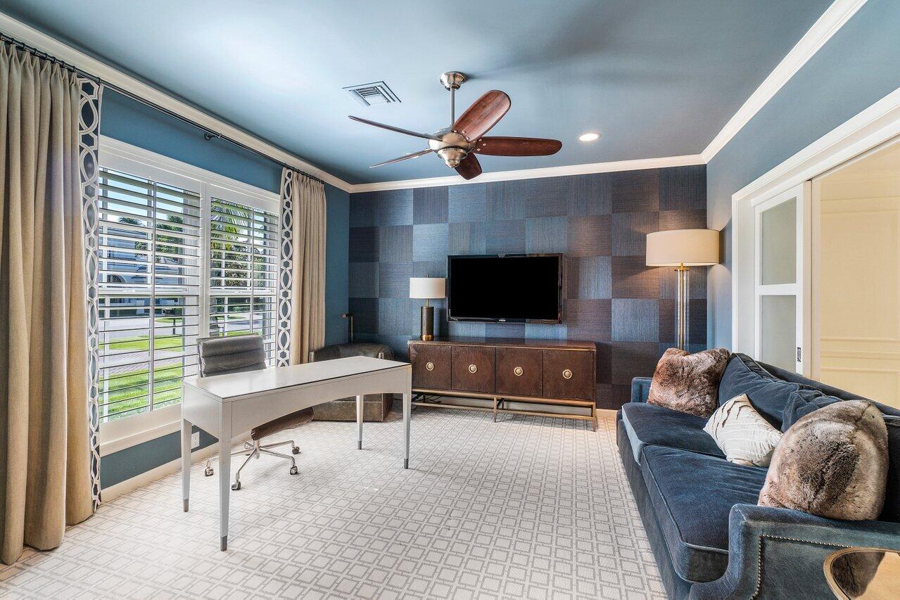 ROYAL PALM YACHT & COUNTRY CLUB - Residential