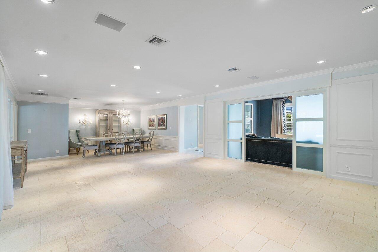 ROYAL PALM YACHT & COUNTRY CLUB - Residential