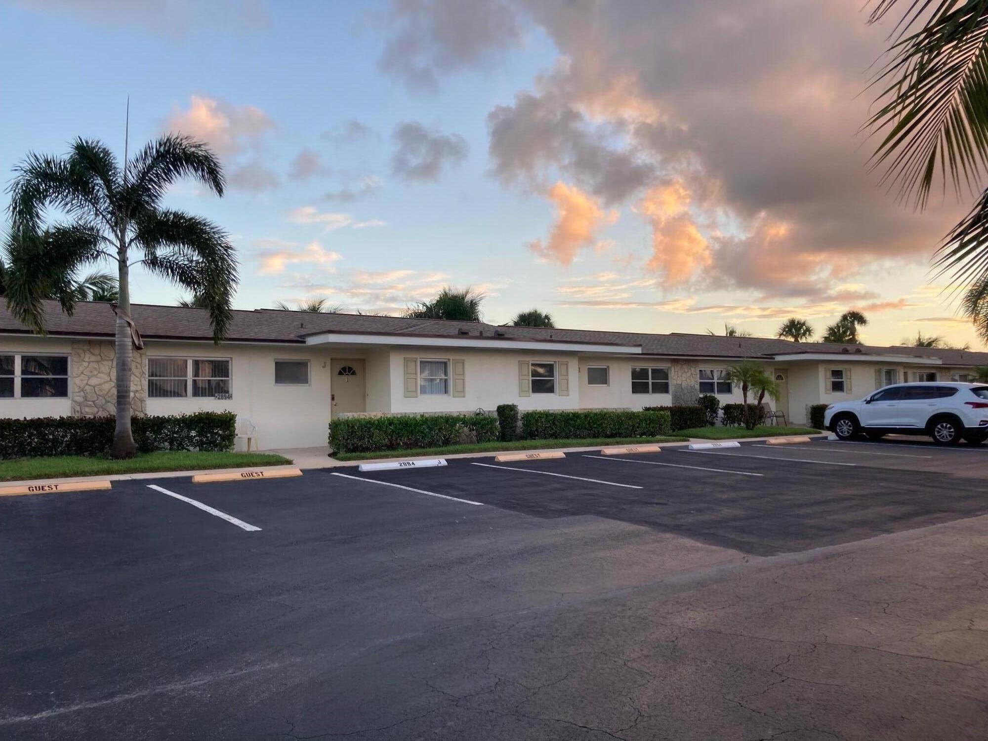 CRESTHAVEN VILLAS 14 COND - Residential