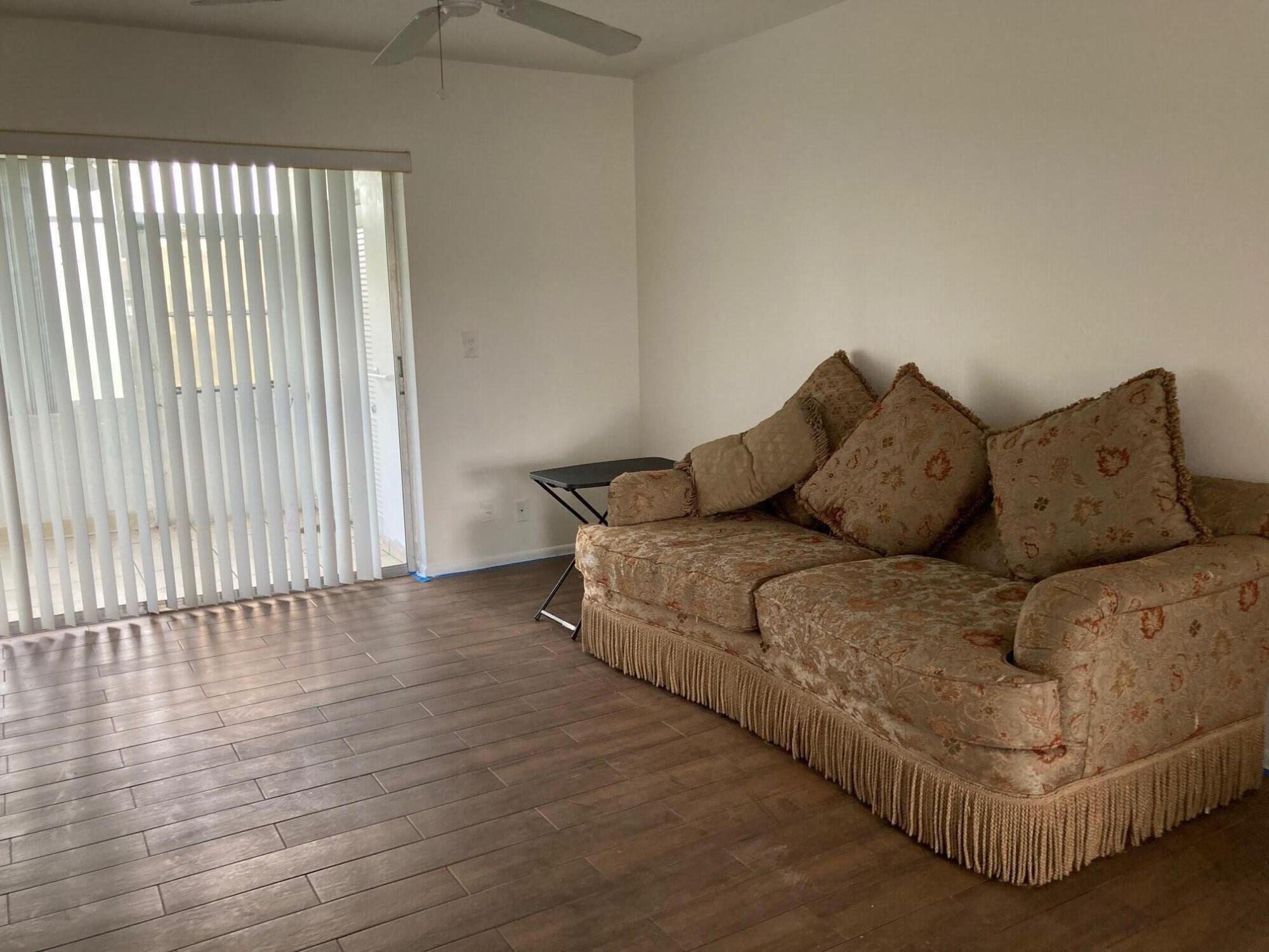 CRESTHAVEN VILLAS 14 COND - Residential