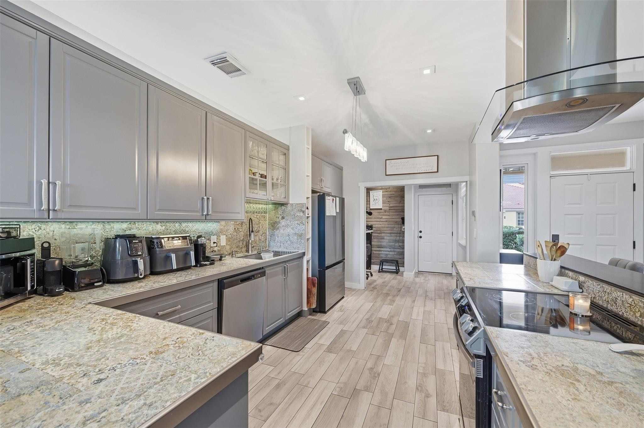 Coral Palm Village - Residential