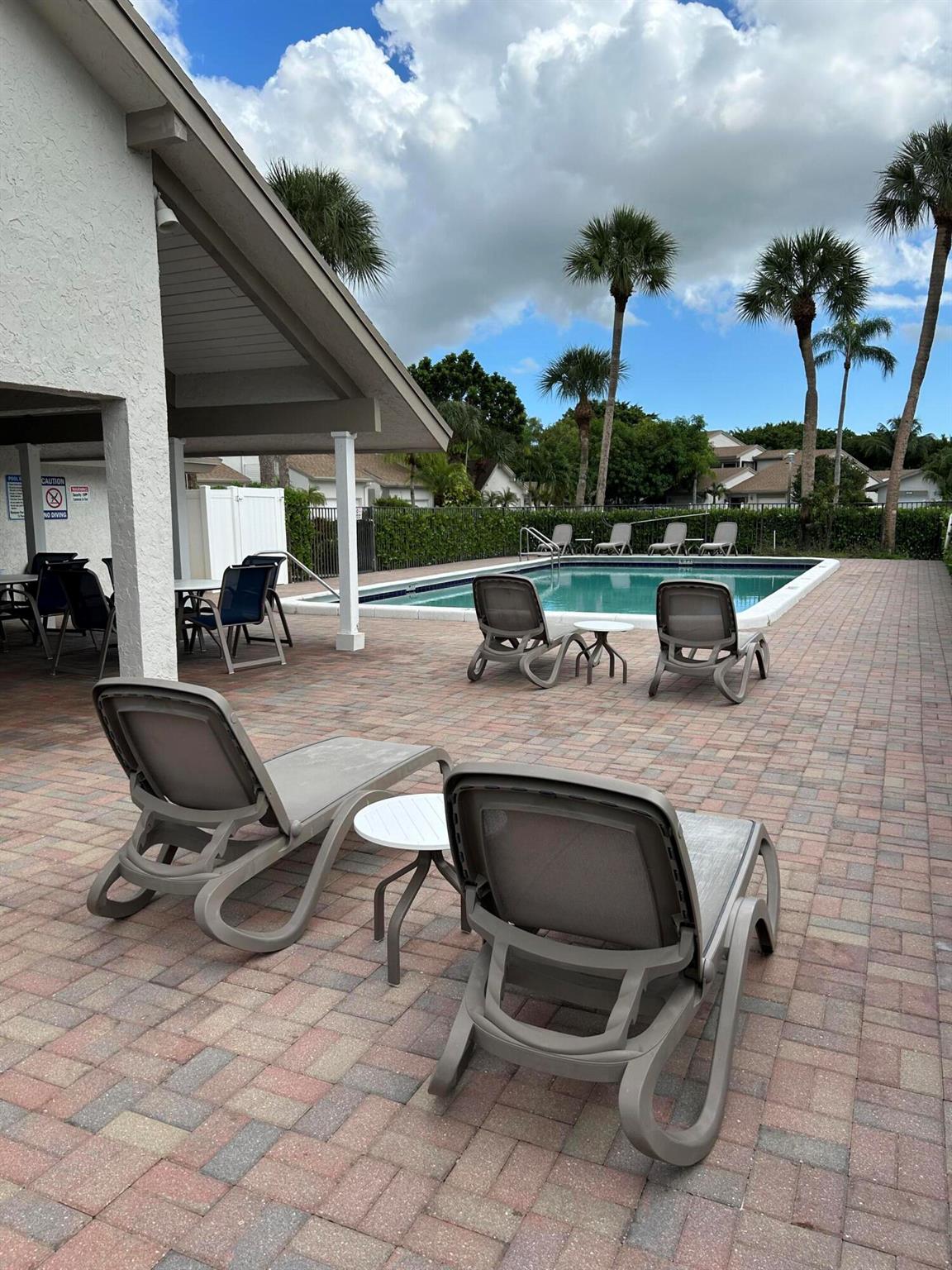 CANARY PALM CLUB - Residential Lease