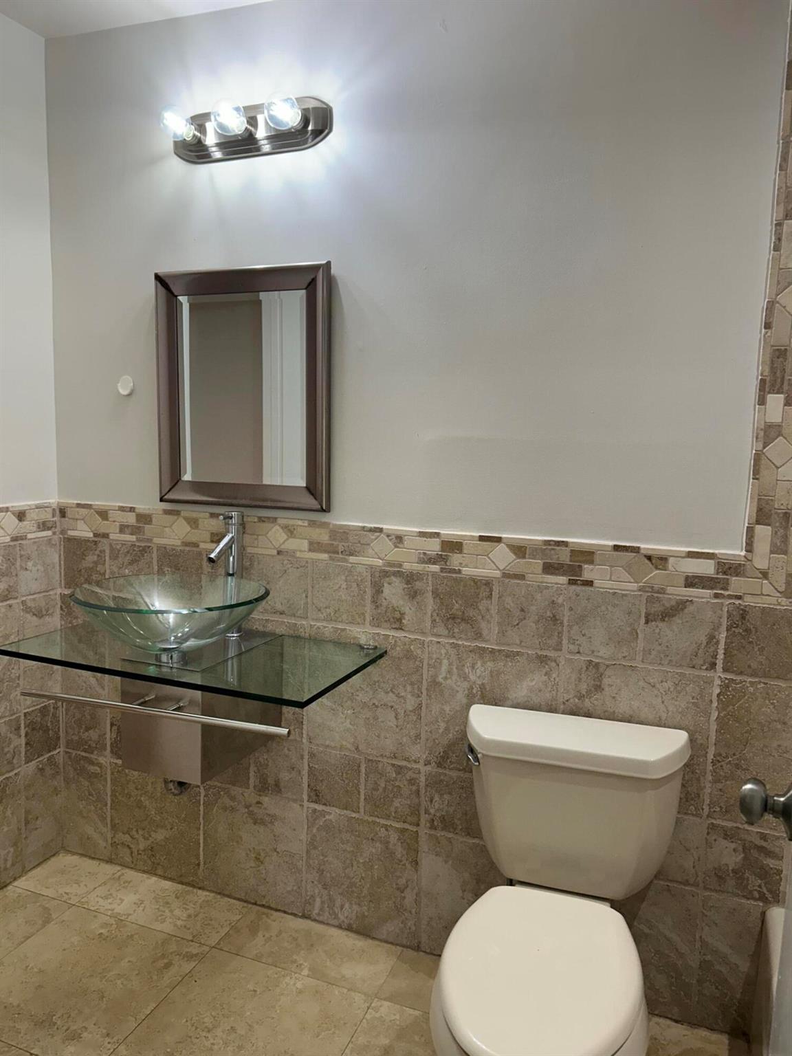 CANARY PALM CLUB - Residential Lease