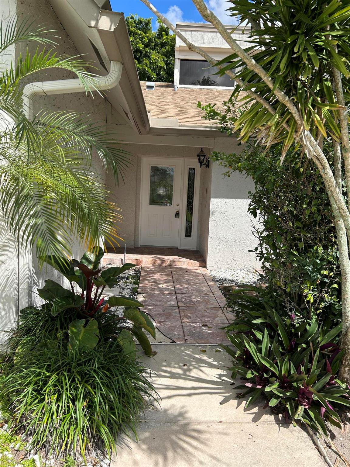 CANARY PALM CLUB - Residential Lease