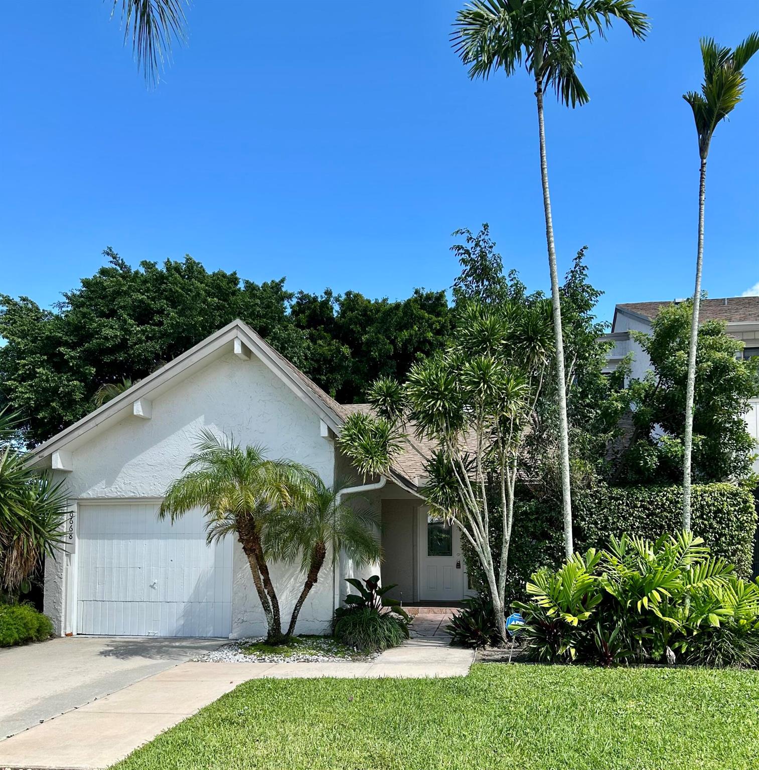 CANARY PALM CLUB - Residential Lease