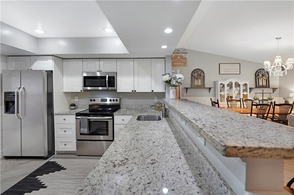 Riverglen East 120-44 B - Residential