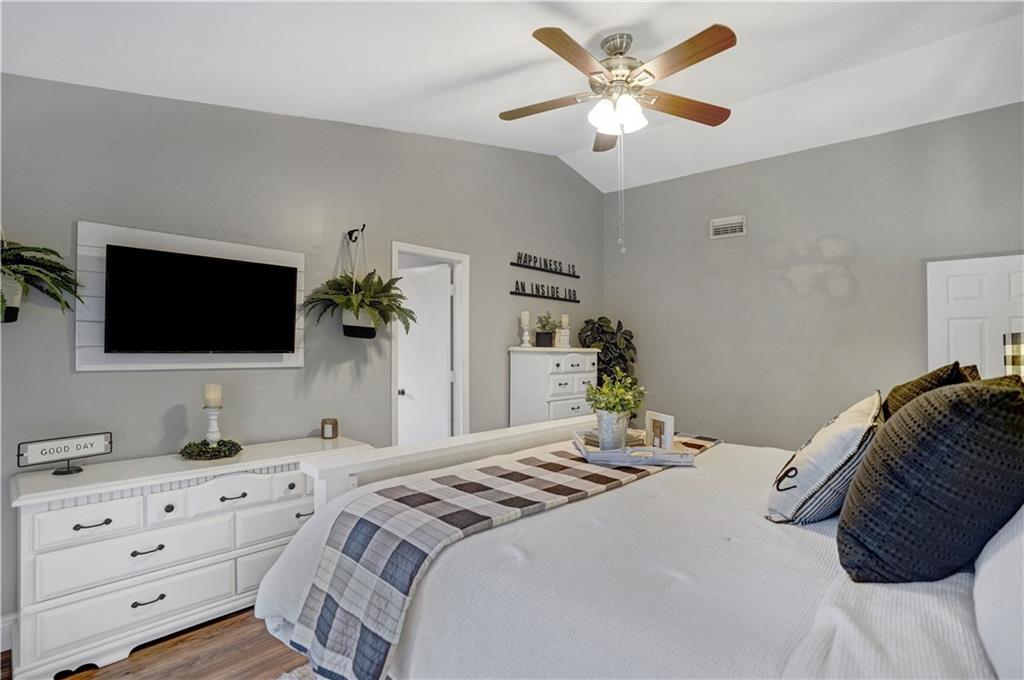 Riverglen East 120-44 B - Residential