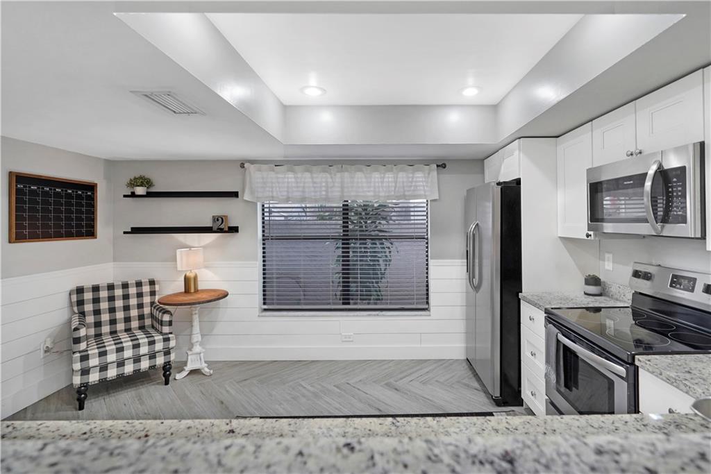 Riverglen East 120-44 B - Residential