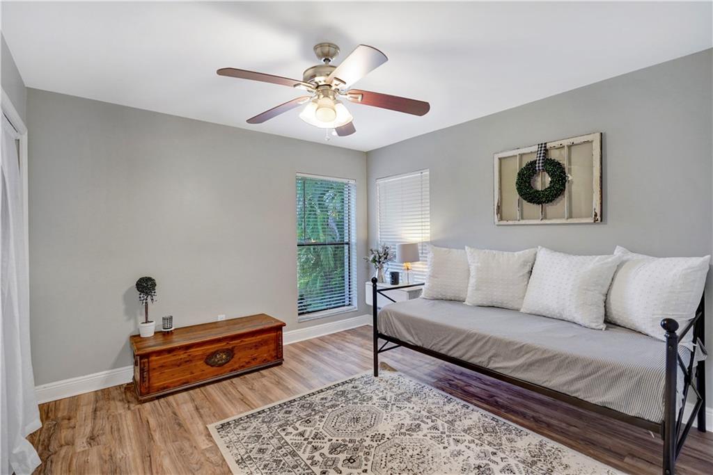 Riverglen East 120-44 B - Residential