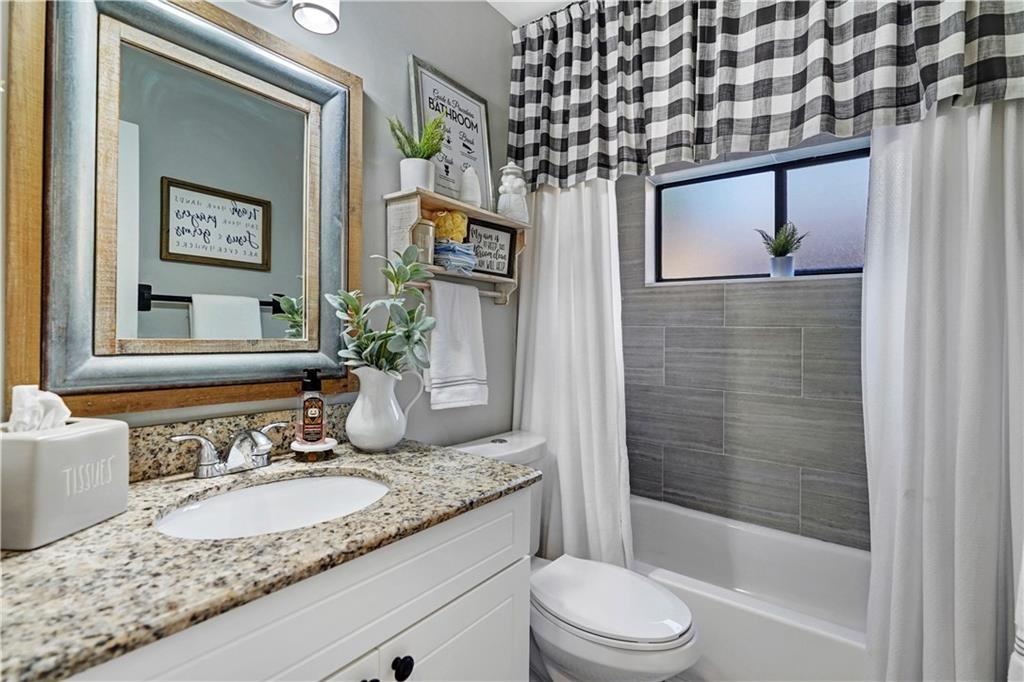 Riverglen East 120-44 B - Residential