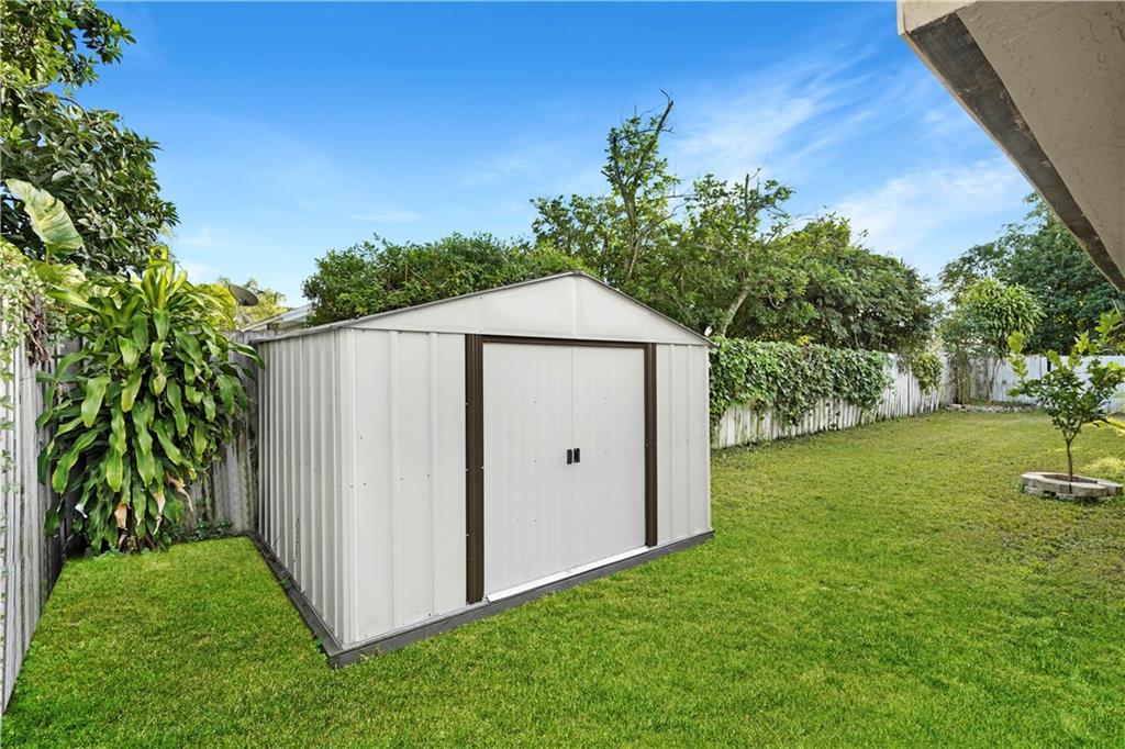 Riverglen East 120-44 B - Residential