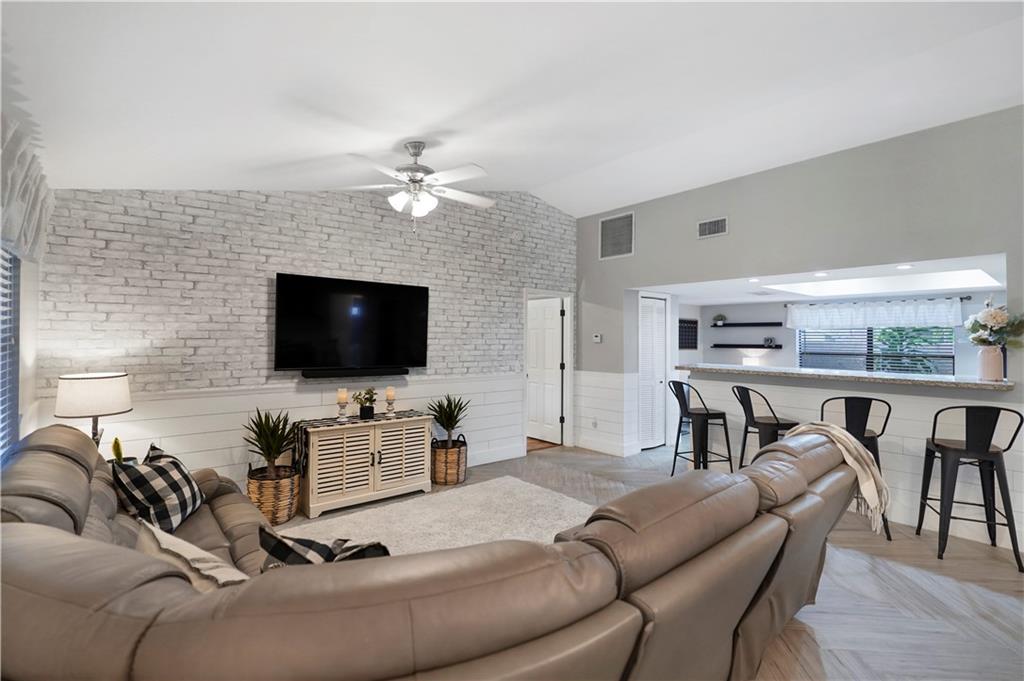 Riverglen East 120-44 B - Residential