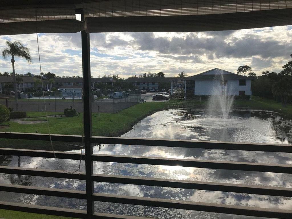 Photo of 1271 SE Parkview Place #H8, Stuart, FL 34994 (MLS # R11129701)