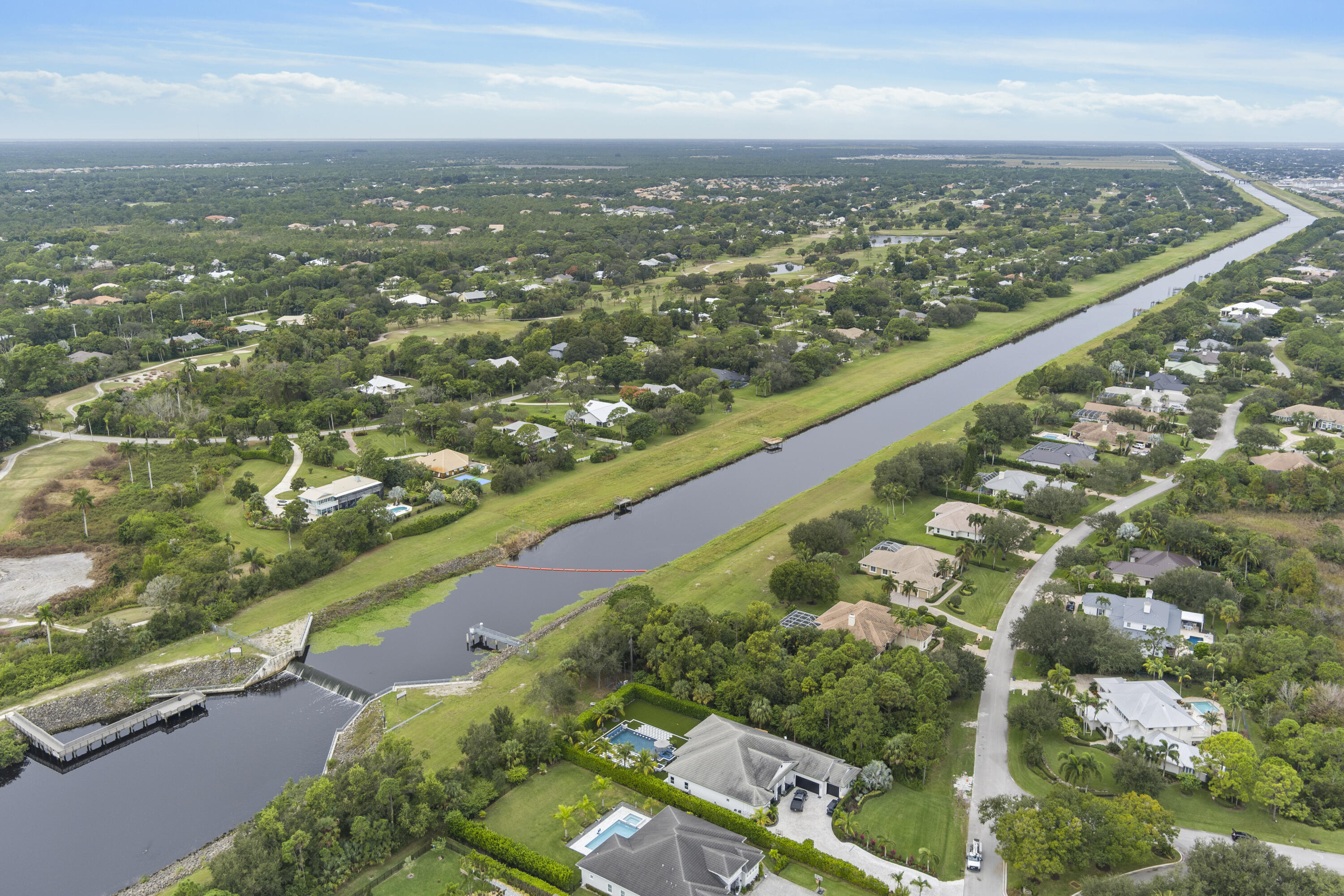 RIVER'S END /  WINDSTONE - Land