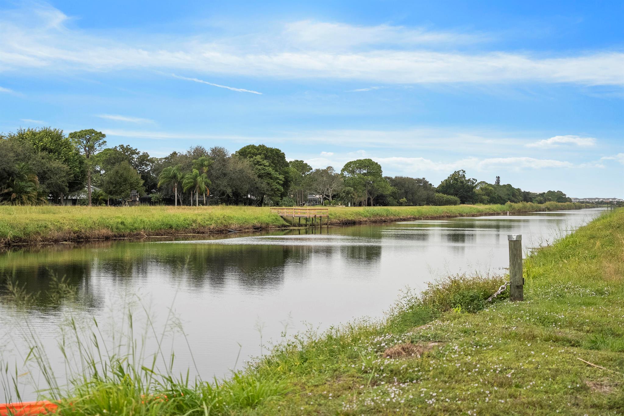 RIVER'S END /  WINDSTONE - Land