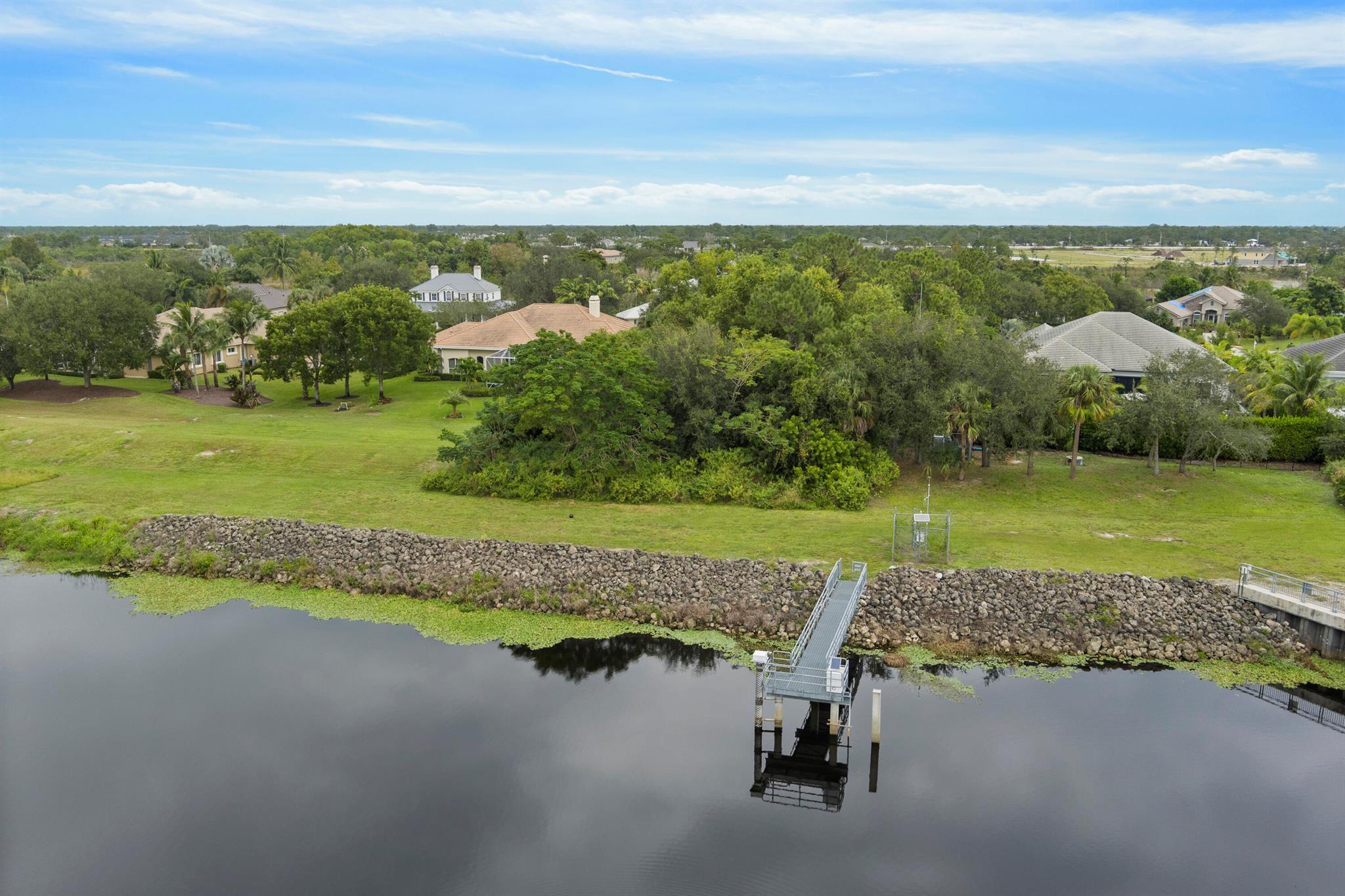 RIVER'S END /  WINDSTONE - Land