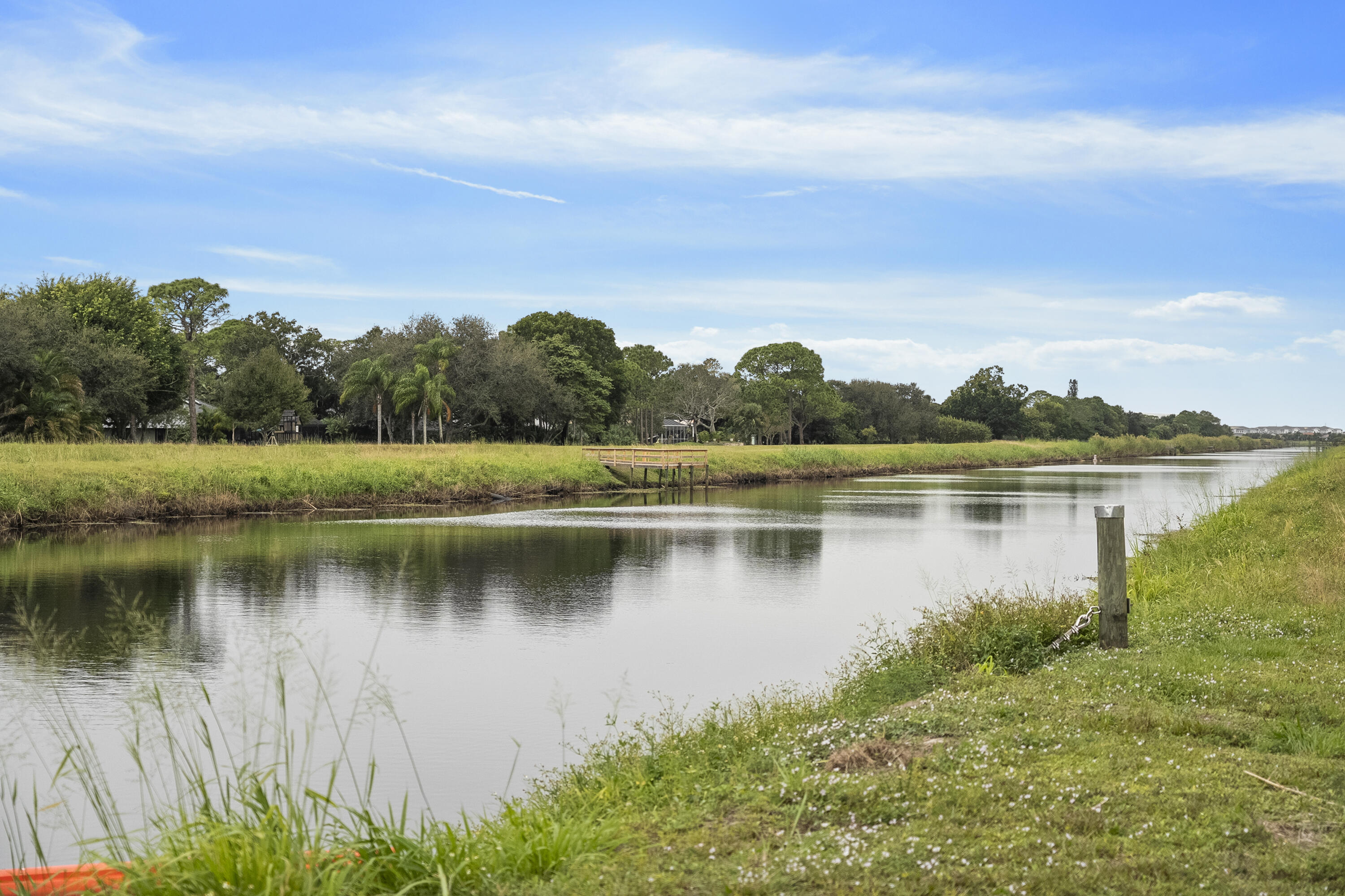 RIVER'S END /  WINDSTONE - Land
