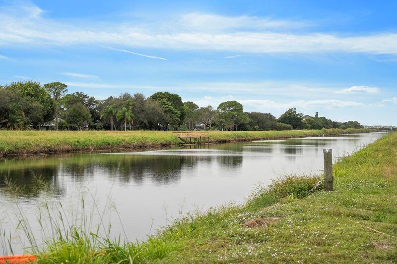 RIVER'S END /  WINDSTONE - Land