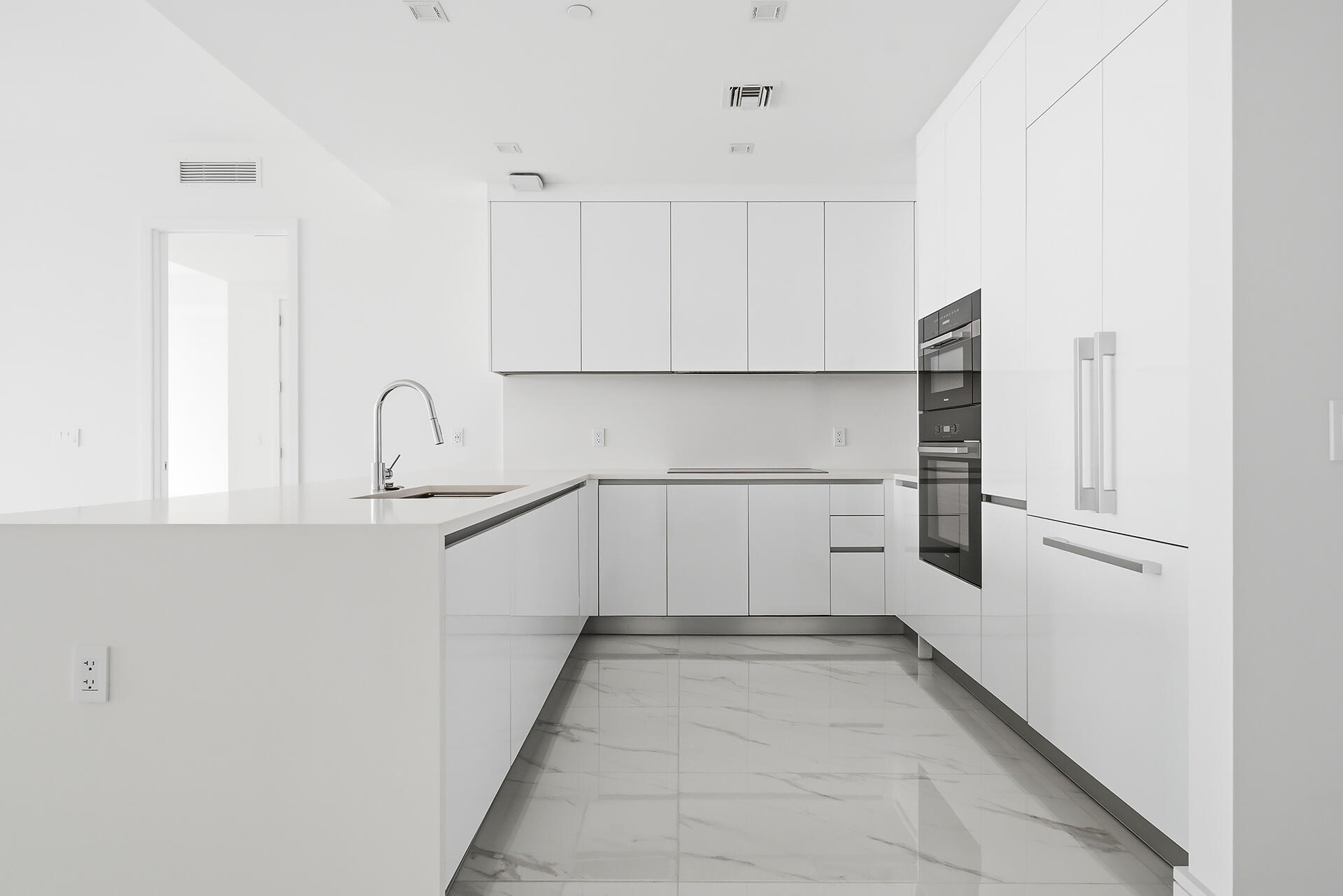 220 Lake Shore Drive 1021