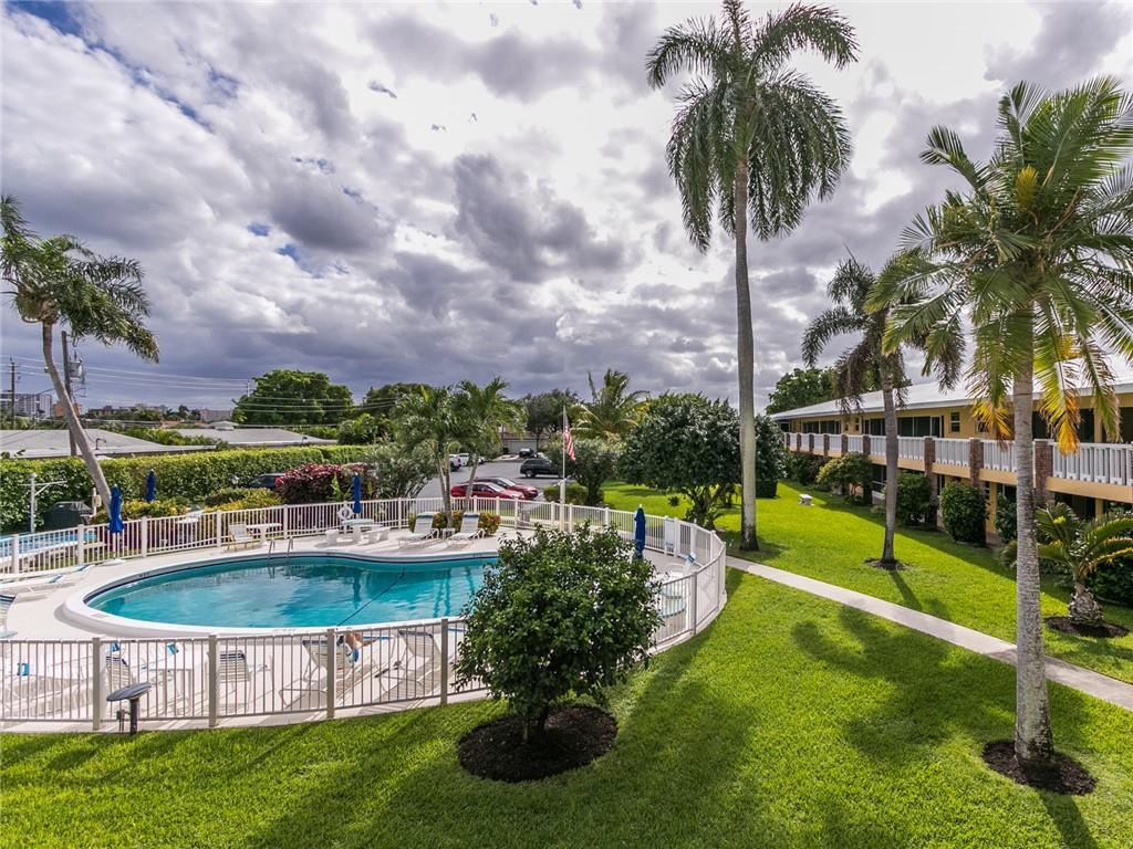 DEAUVILLE TERRACE COOP - Residential