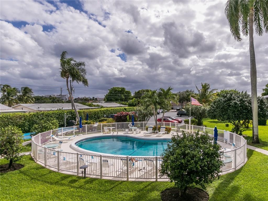 DEAUVILLE TERRACE COOP - Residential