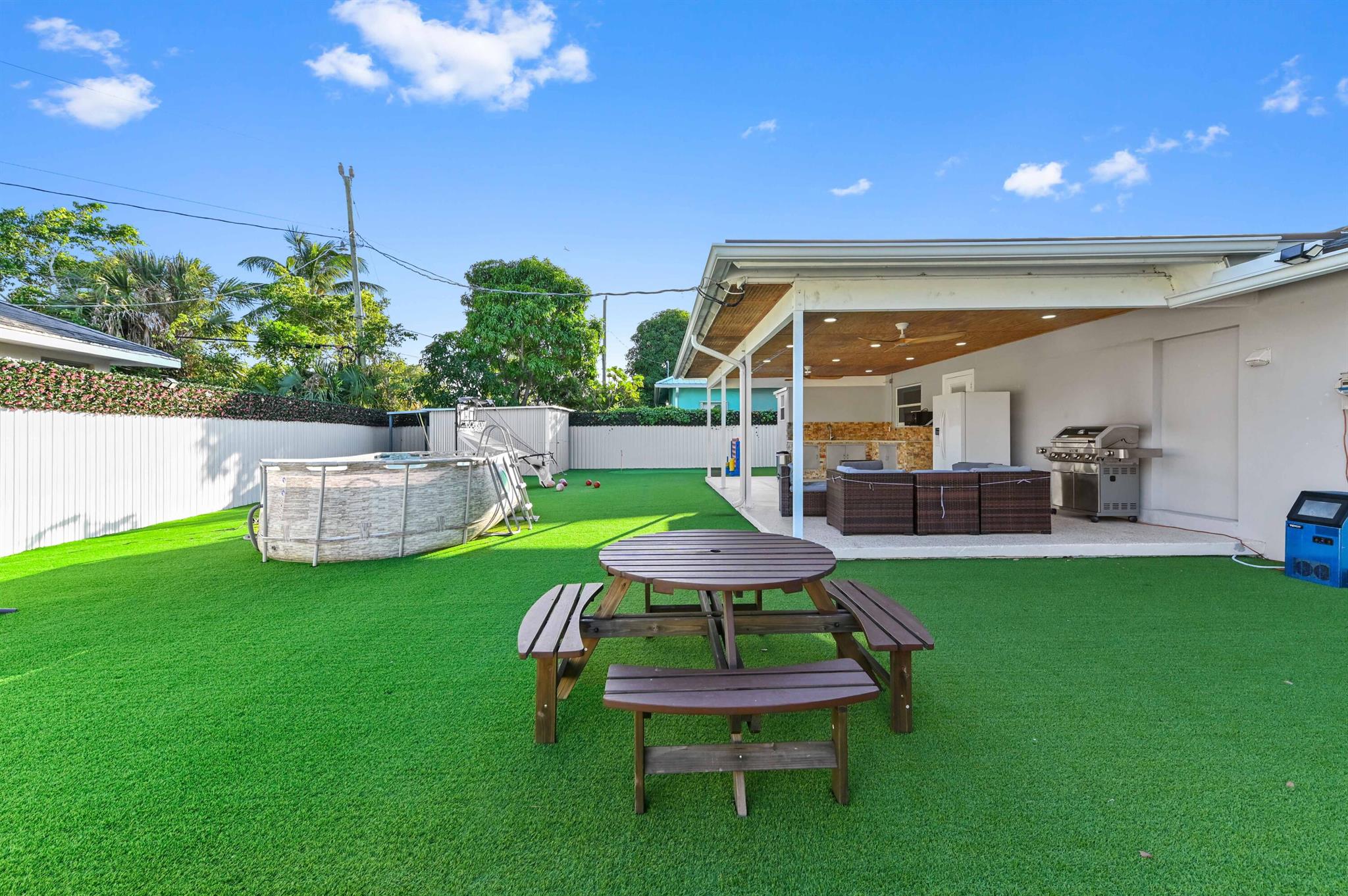 View photos, virtual tours, details... 2128 Dock Street