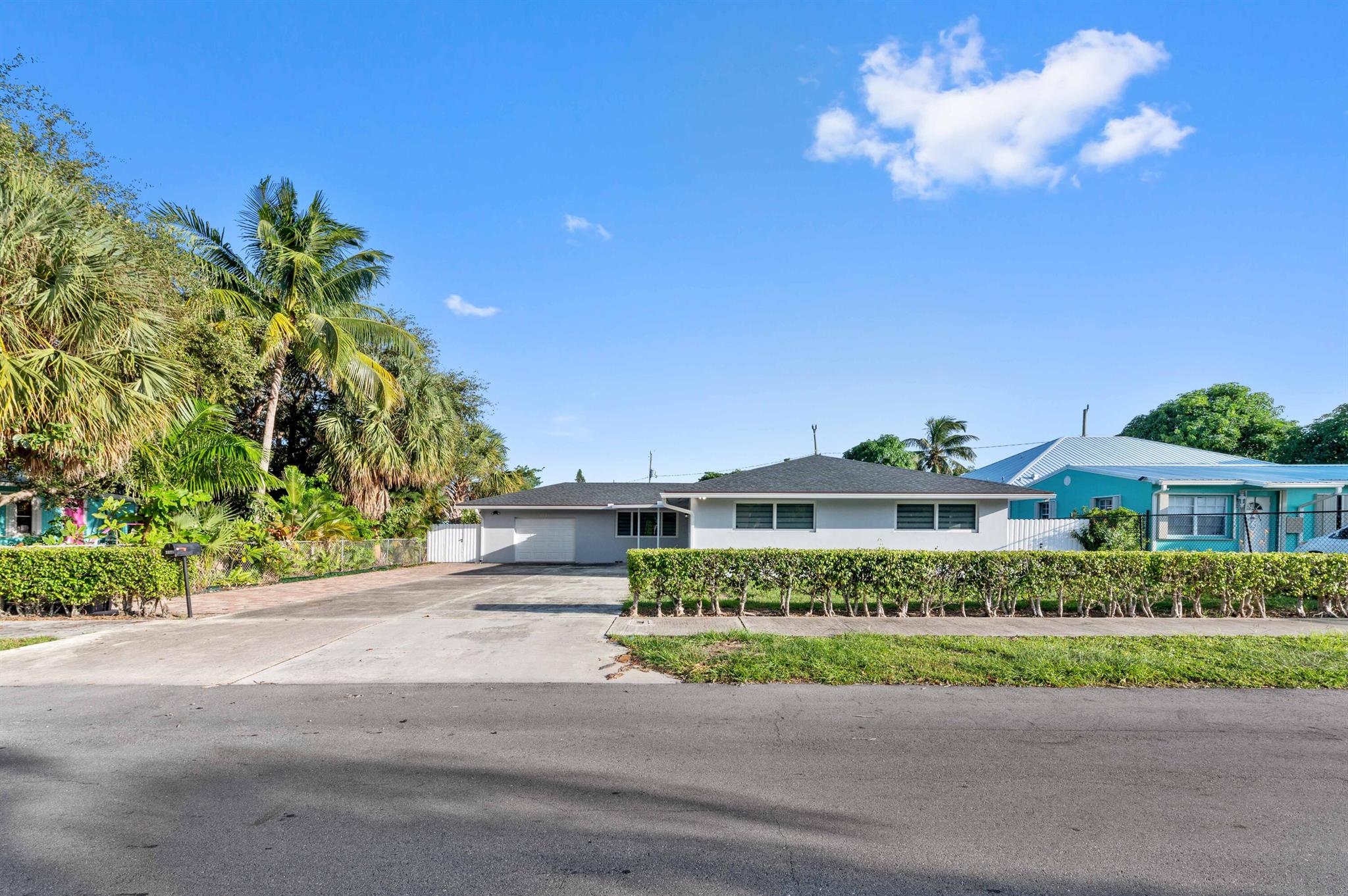View photos, virtual tours, details... 2128 Dock Street