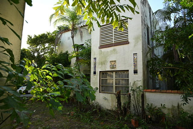 Photo of 227 SUNSET Road, West Palm Beach, FL 33401 (MLS # B26087754)