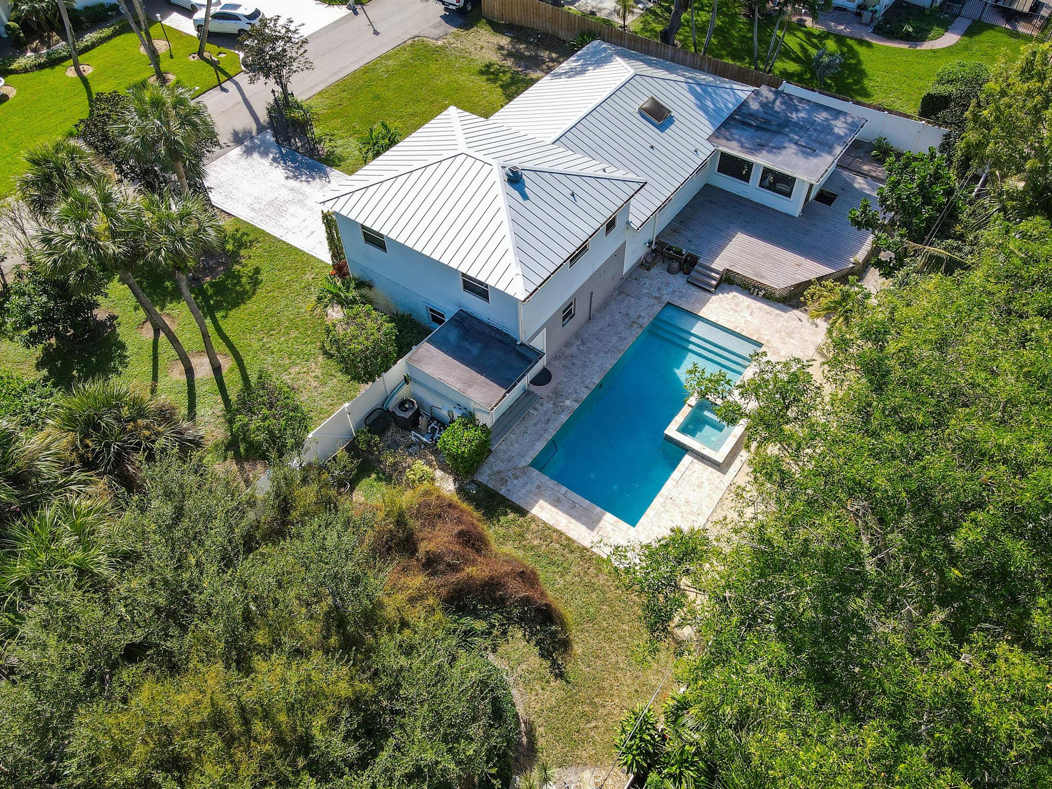 SNUG HARBOR - Residential