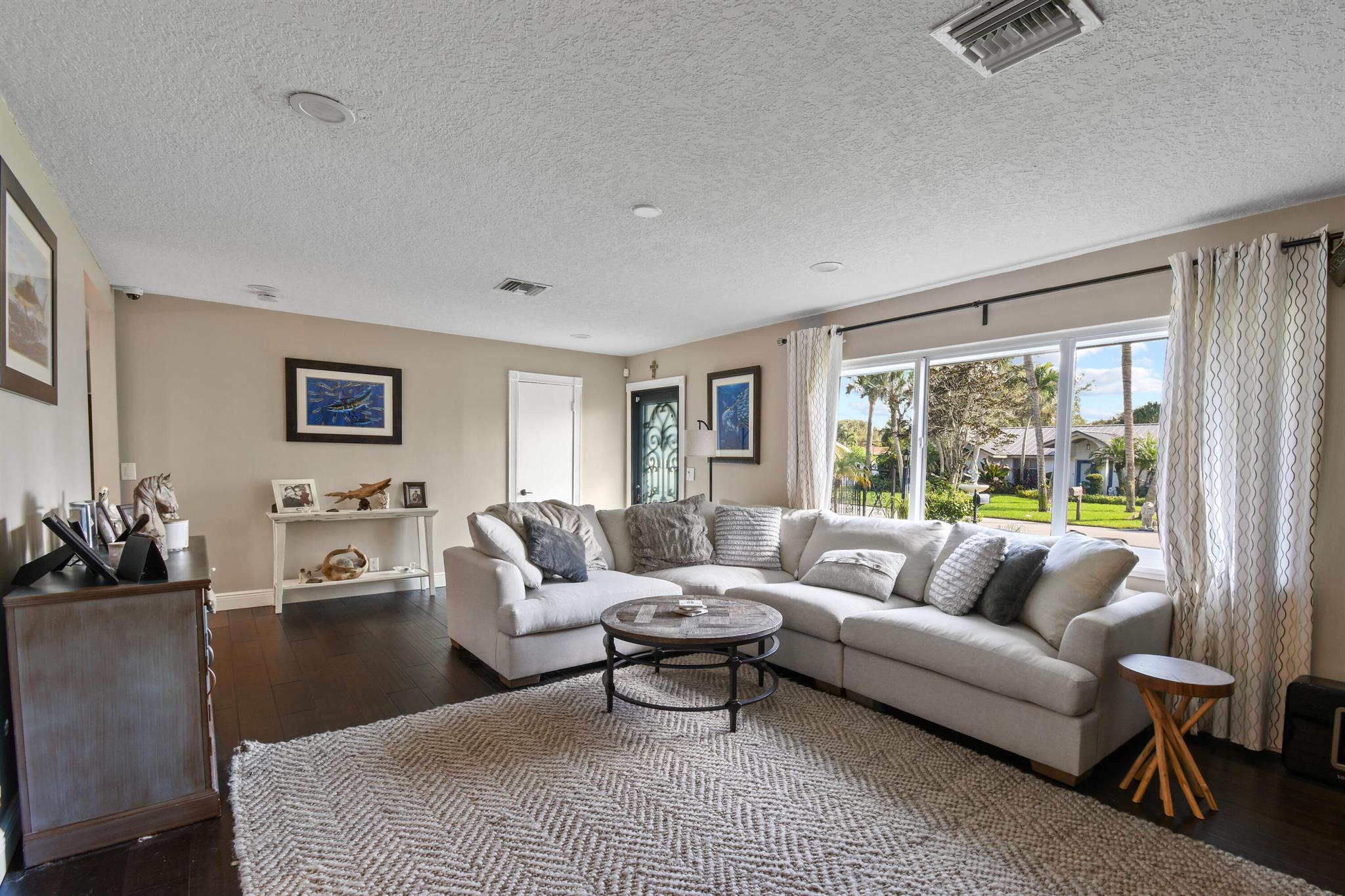 SNUG HARBOR - Residential