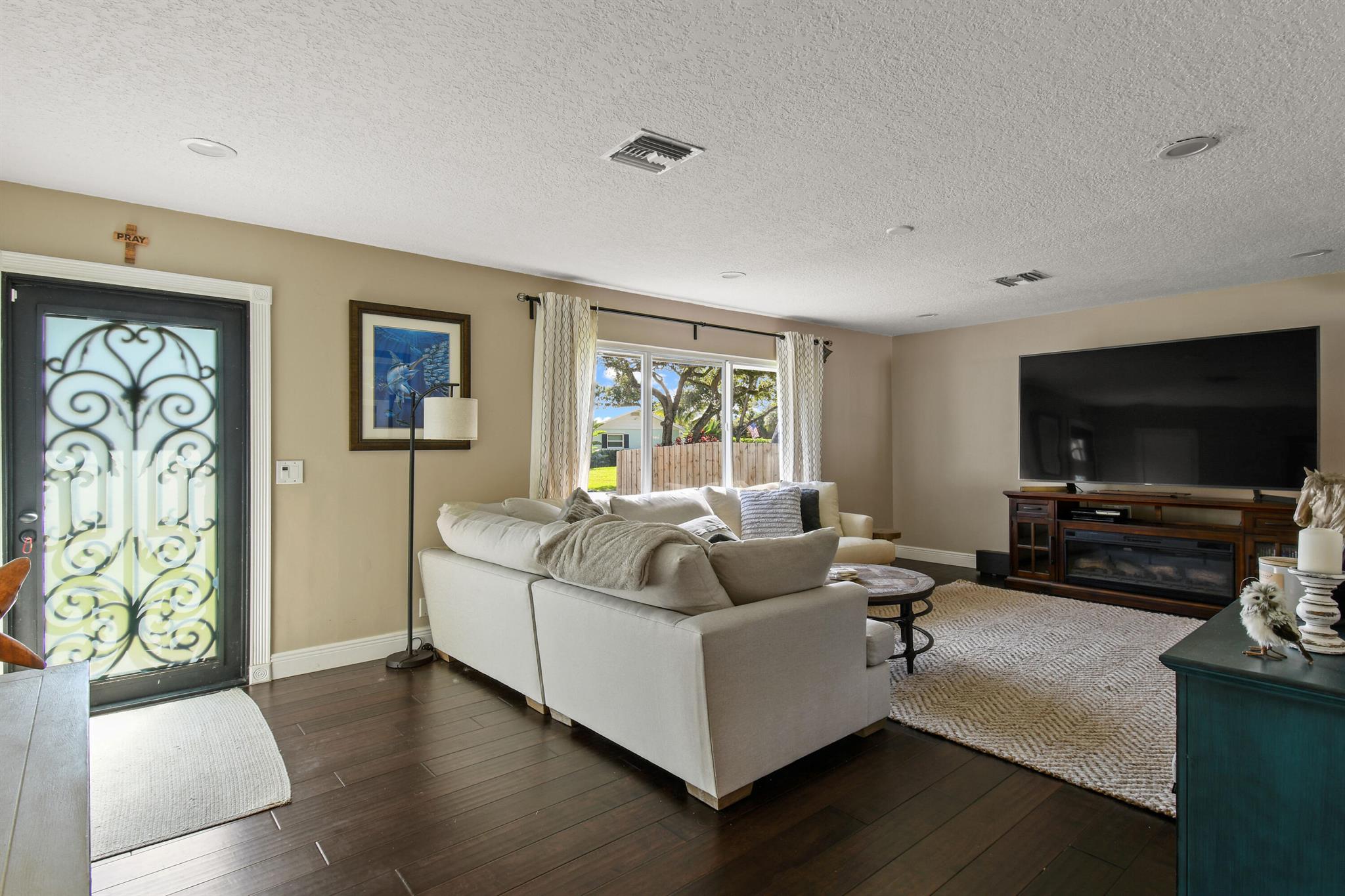 SNUG HARBOR - Residential