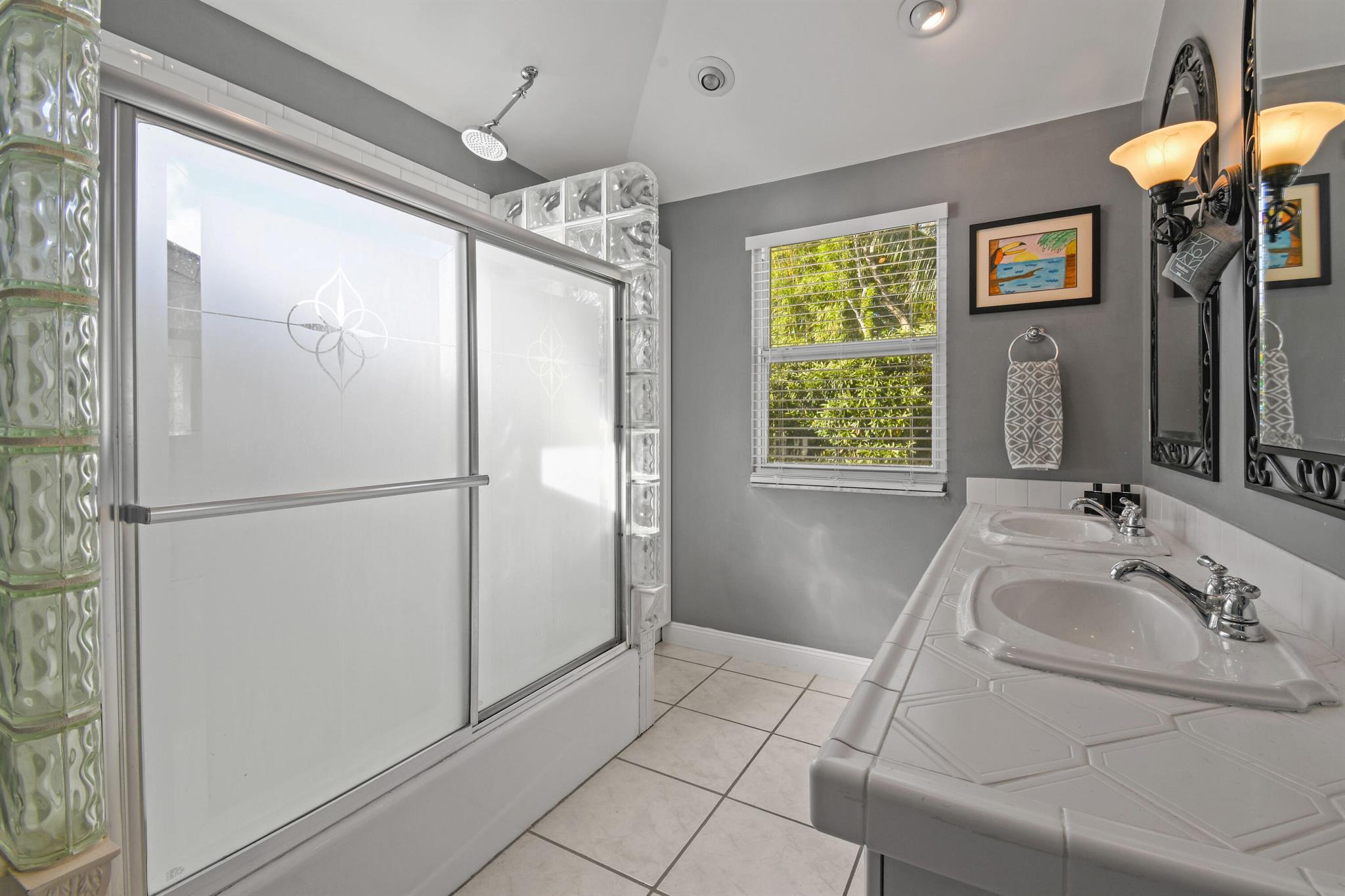 SNUG HARBOR - Residential