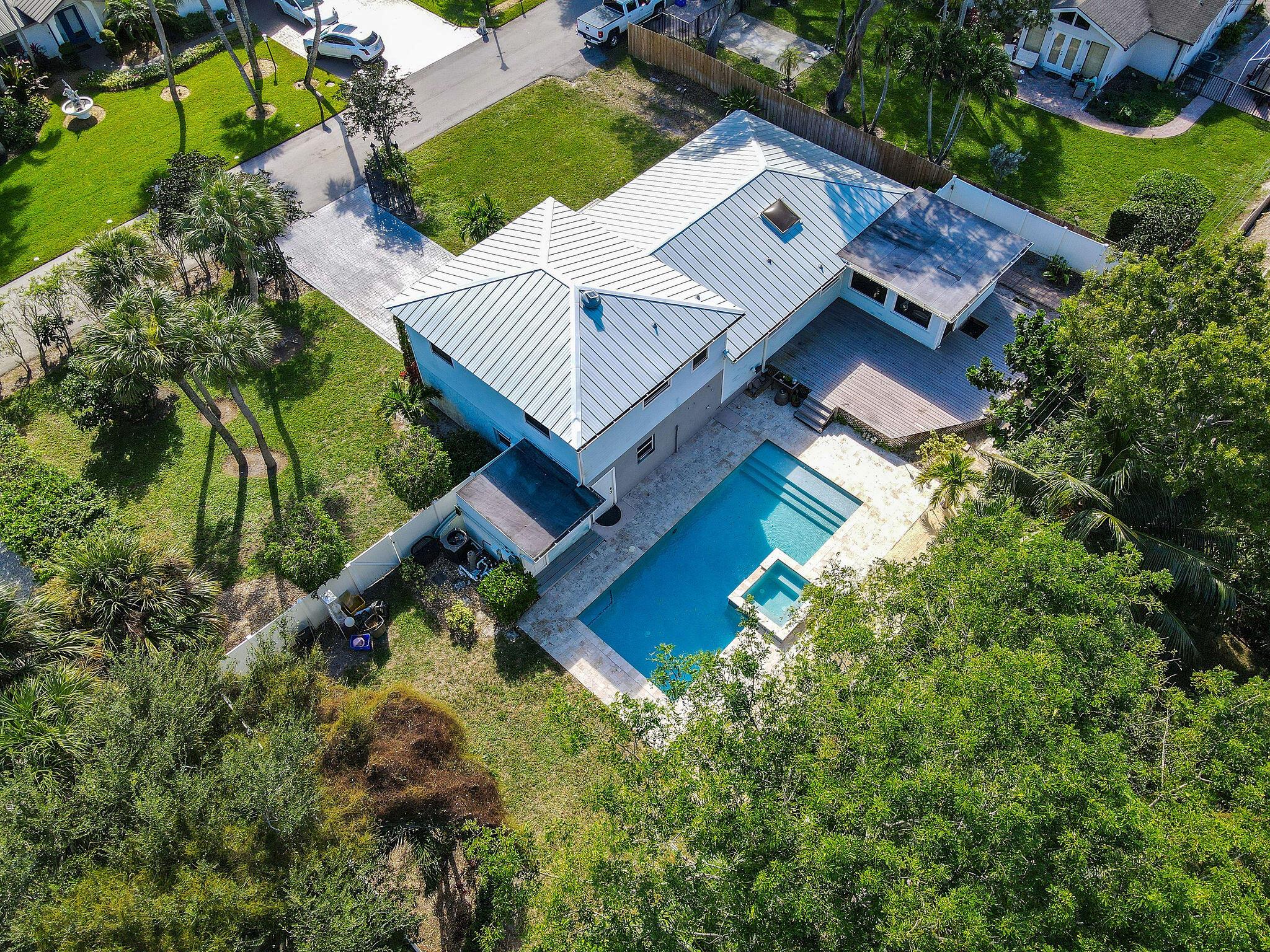 SNUG HARBOR - Residential