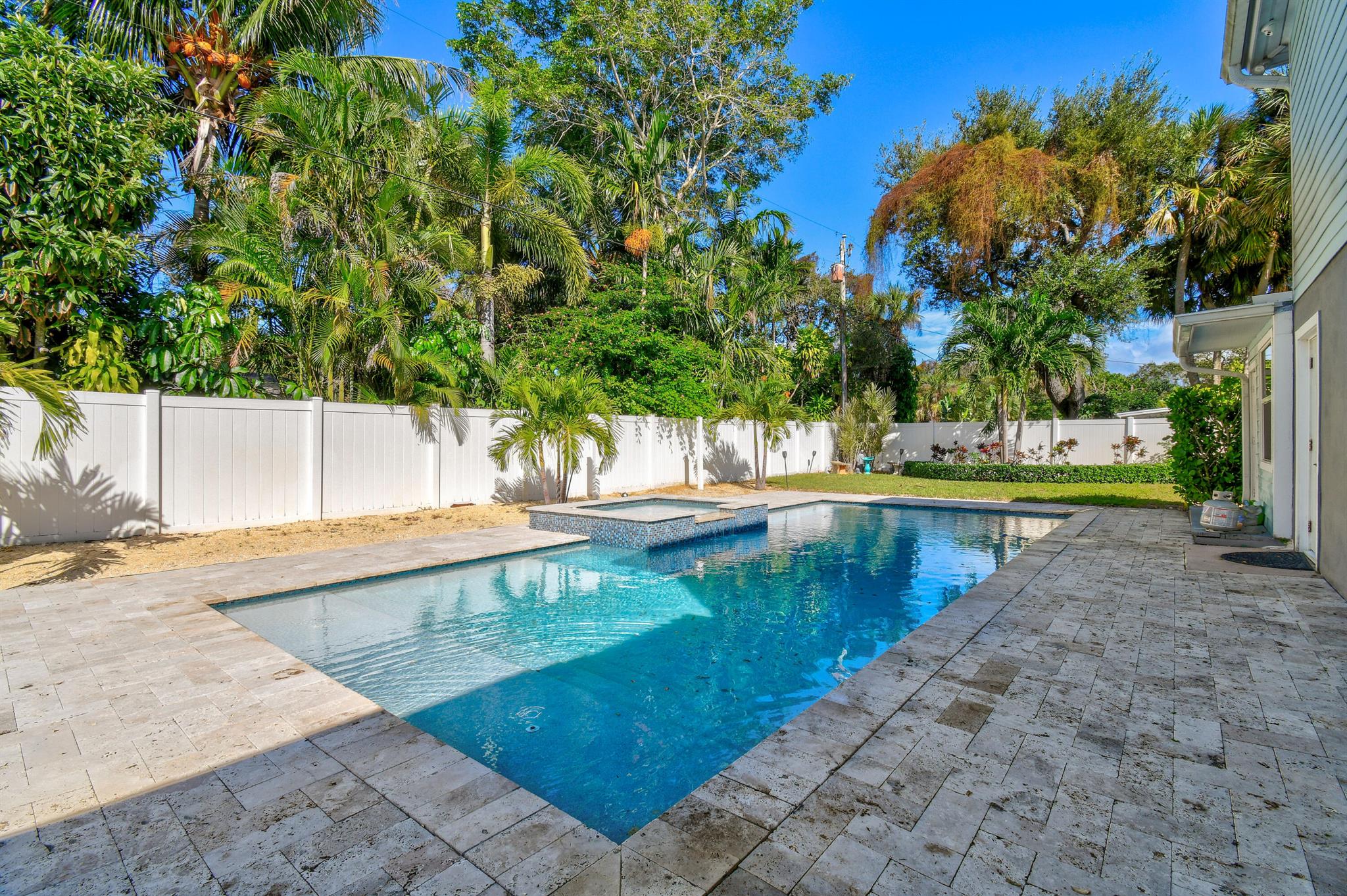 SNUG HARBOR - Residential