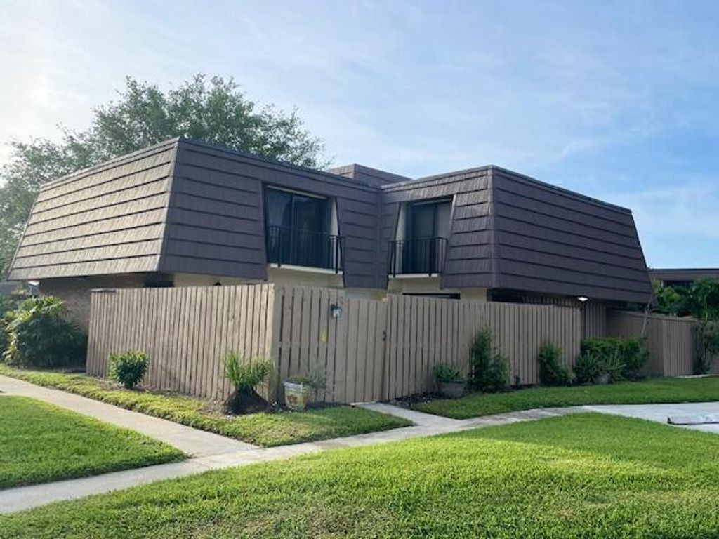 Photo of 620 6th Court, Palm Beach Gardens, FL 33410 (MLS # R10978538)