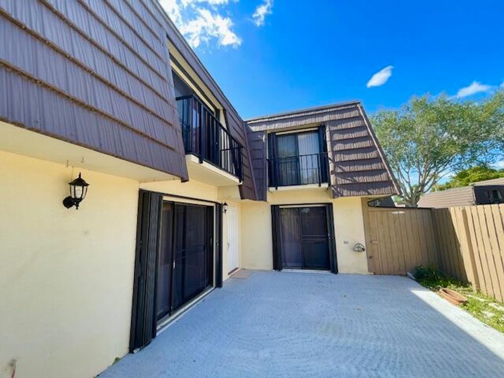 Photo of 620 6th Court, Palm Beach Gardens, FL 33410 (MLS # R10978538)