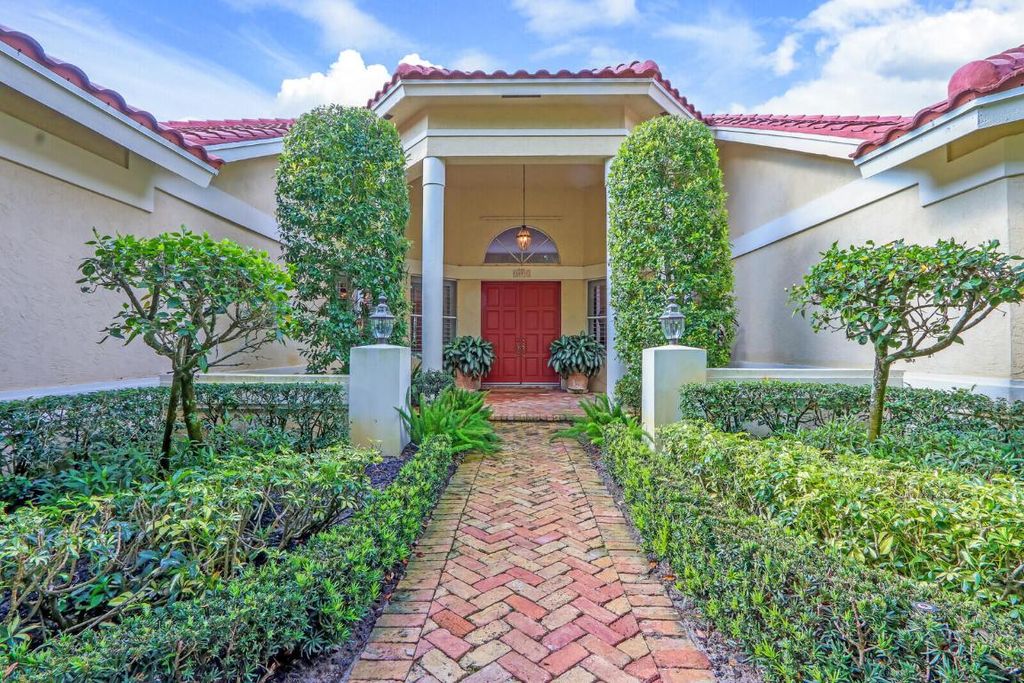 Photo of 18517 SE Heritage Drive, Jupiter, FL 33469 (MLS # R10958246)