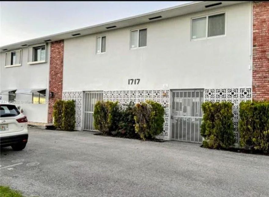 What's special What's special. Looking for a place to call home? This beautiful apartment is now available and readyfor you to move in. Featuring one bedroom, one bath, and a spacious living room, this apartment has everythingyou need. Plus, it's very convenient located near shopping, dining, beach, airport and entertainment options. Don'tmiss this incredible opportunity to purchase property.