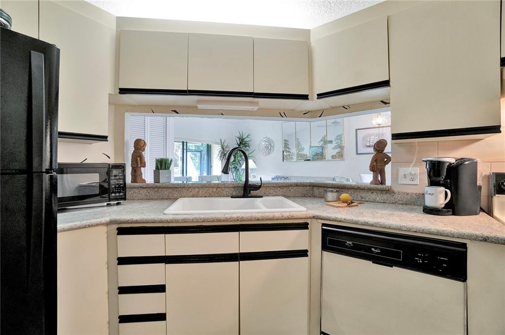 DOS LAGOS - Southlake Con - Residential