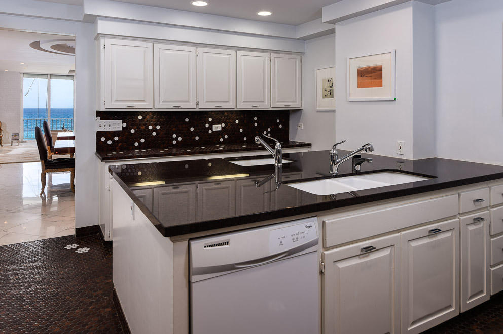 KIRKLAND HOUSE CONDO - Residential