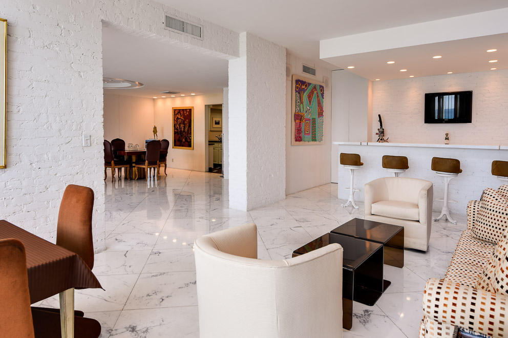 KIRKLAND HOUSE CONDO - Residential