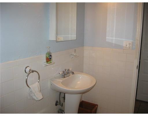 2400 NE 10th Street NE 305