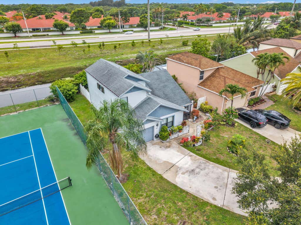 Photo of 143 W Tara Lakes Dr Drive W, Boynton Beach, FL 33436 (MLS # B26024679)