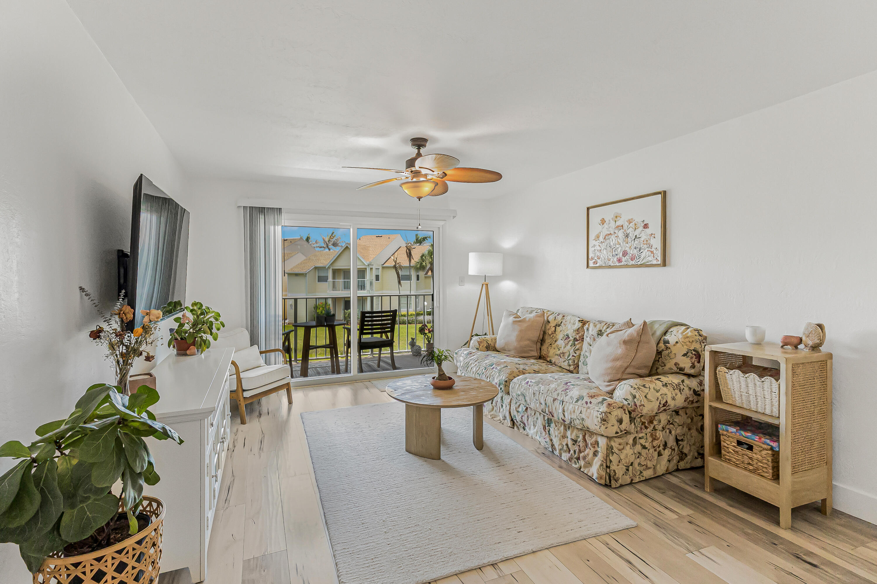 BEACH CLUB CONDOMINIUM - Residential